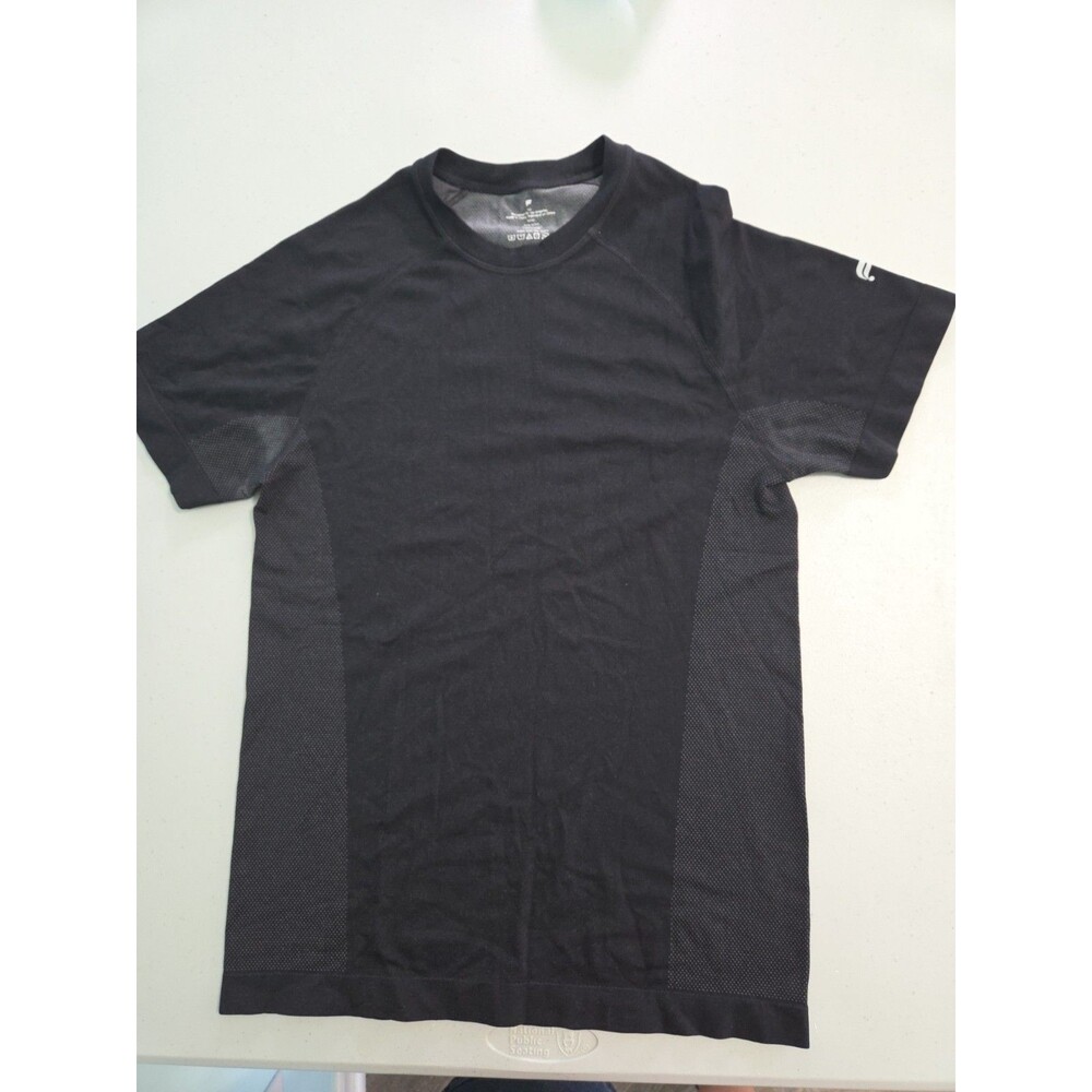 Fabletics T Shirt Mens extra small Black Nylon Blend Crew Neck Raglan Short Slee